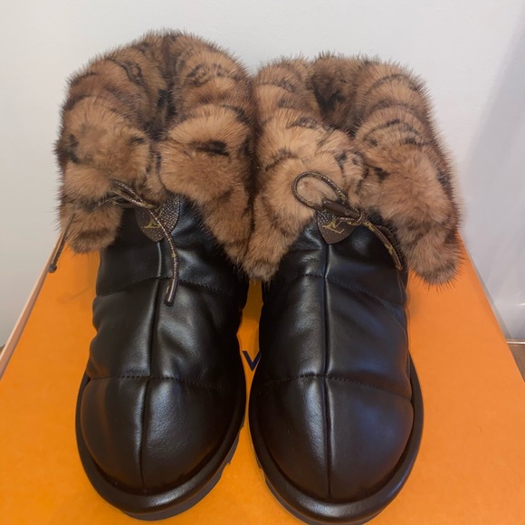 Louis Vuitton Pillow Mink Fur & Leather Boots - Picture 10 of 11